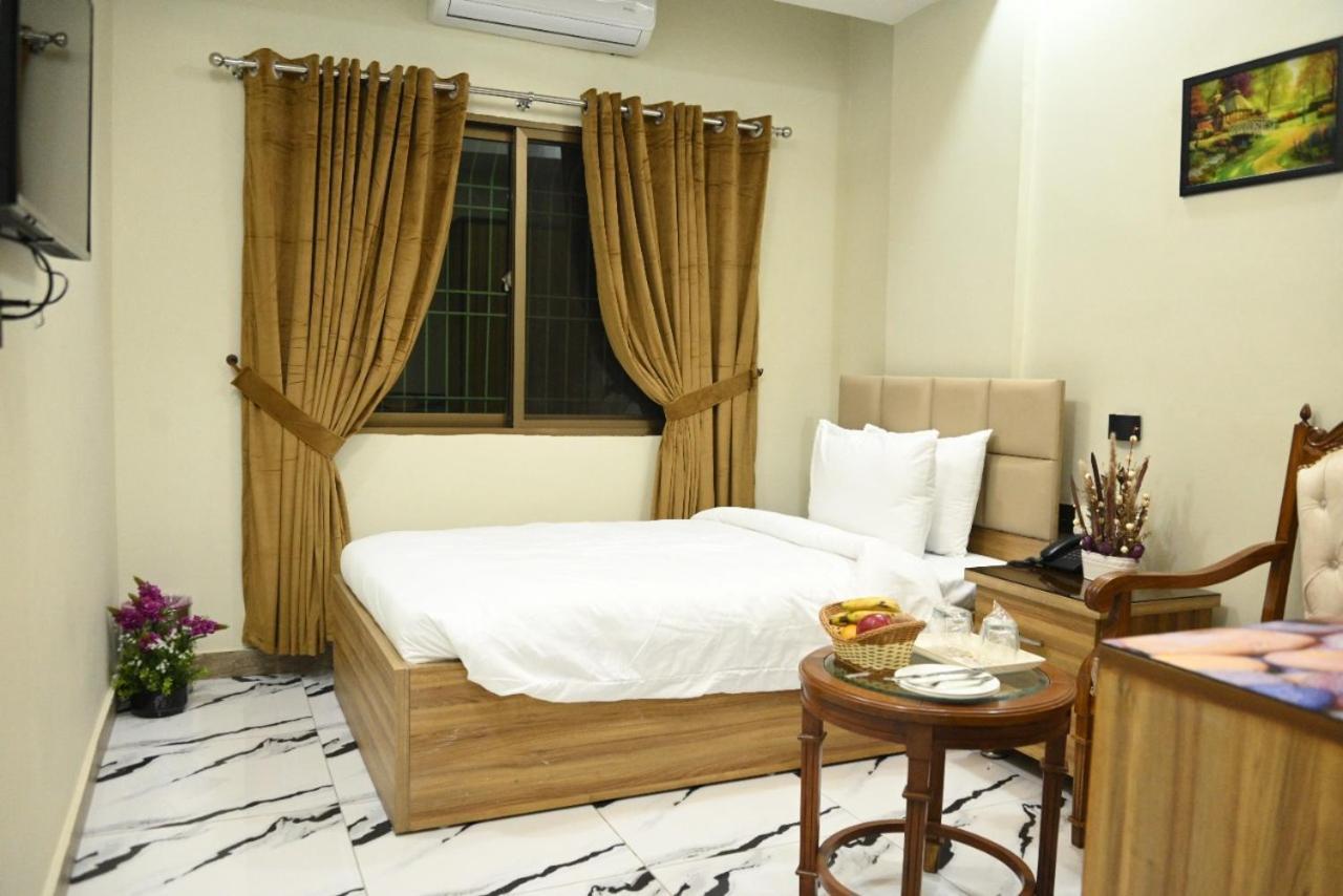 Hotel Pearl Inn Karachi Exterior photo