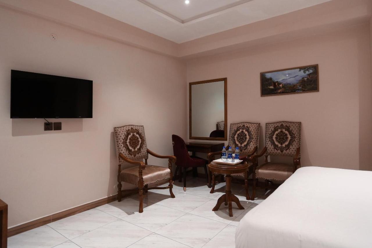 Hotel Pearl Inn Karachi Exterior photo